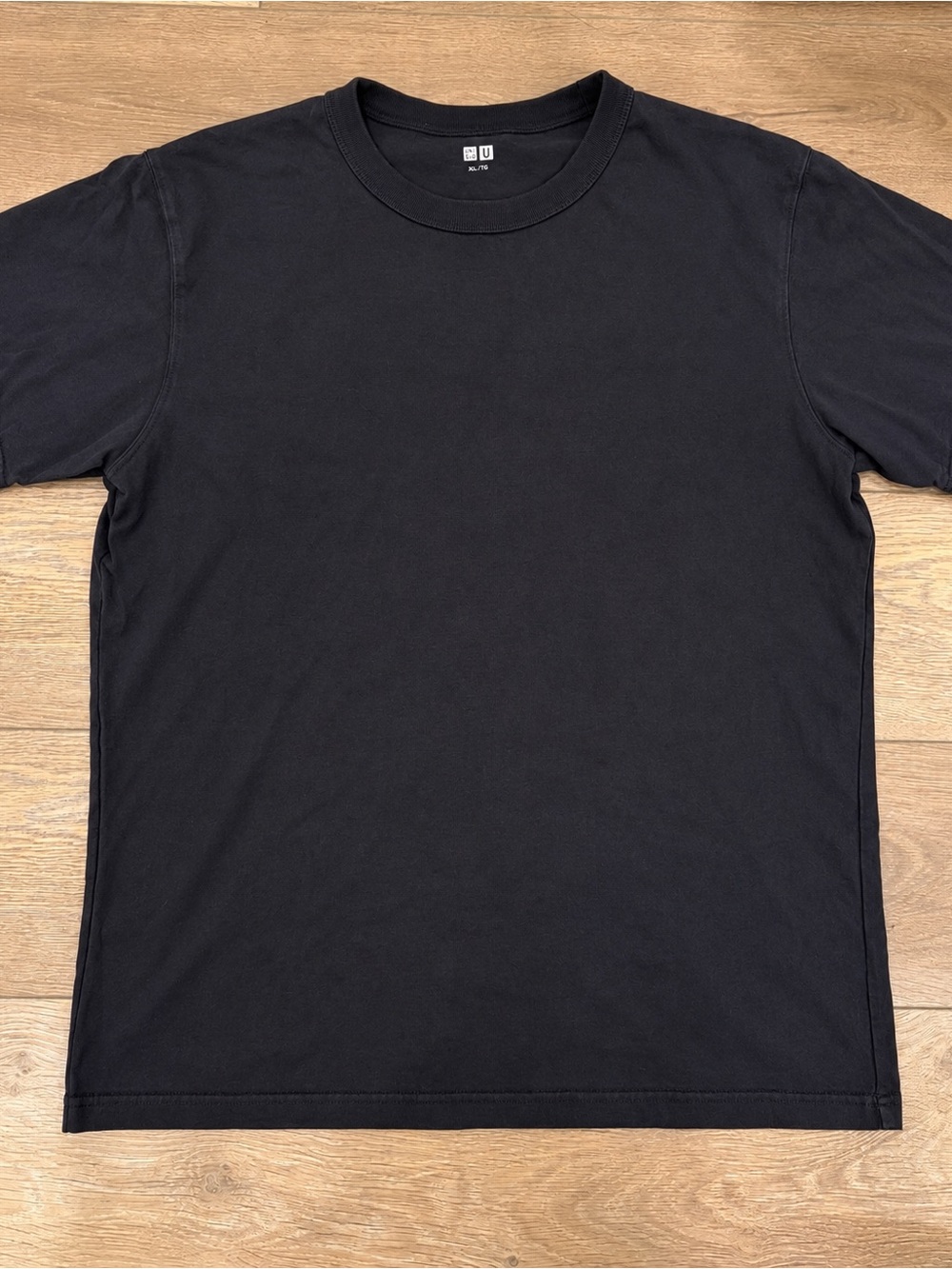 Uniqlo crewneck tee